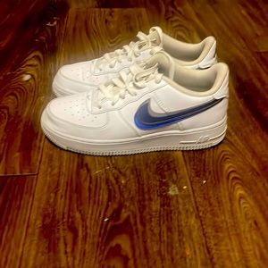 Selling AF1 blue and white going for 120$